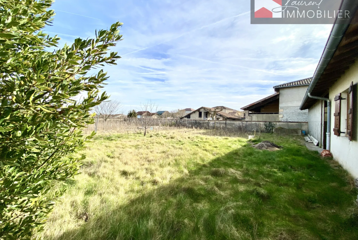 Maison à Manziat avec jardin de 1440 m² à vendre 