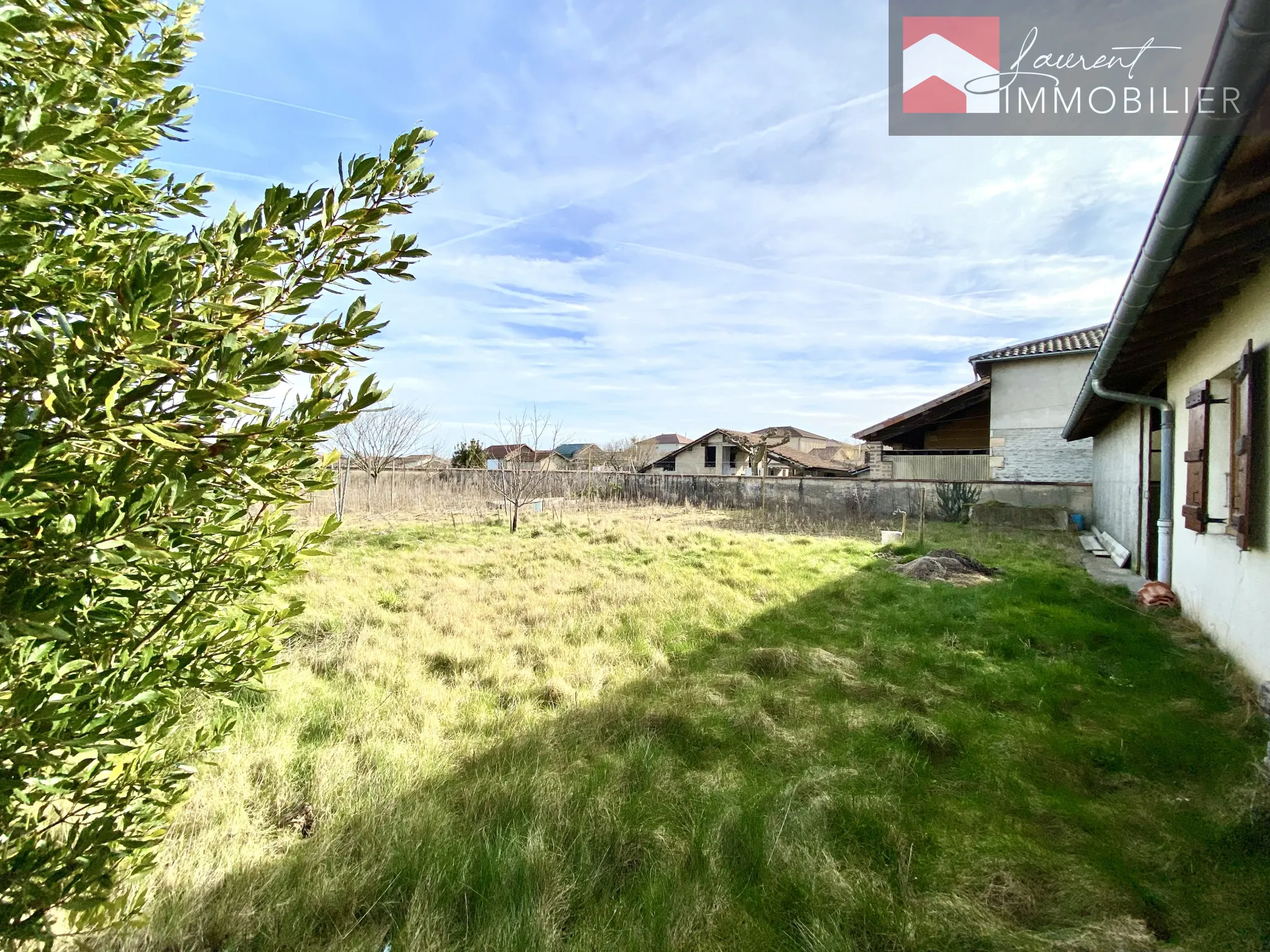 Maison à Manziat avec jardin de 1440 m² à vendre 