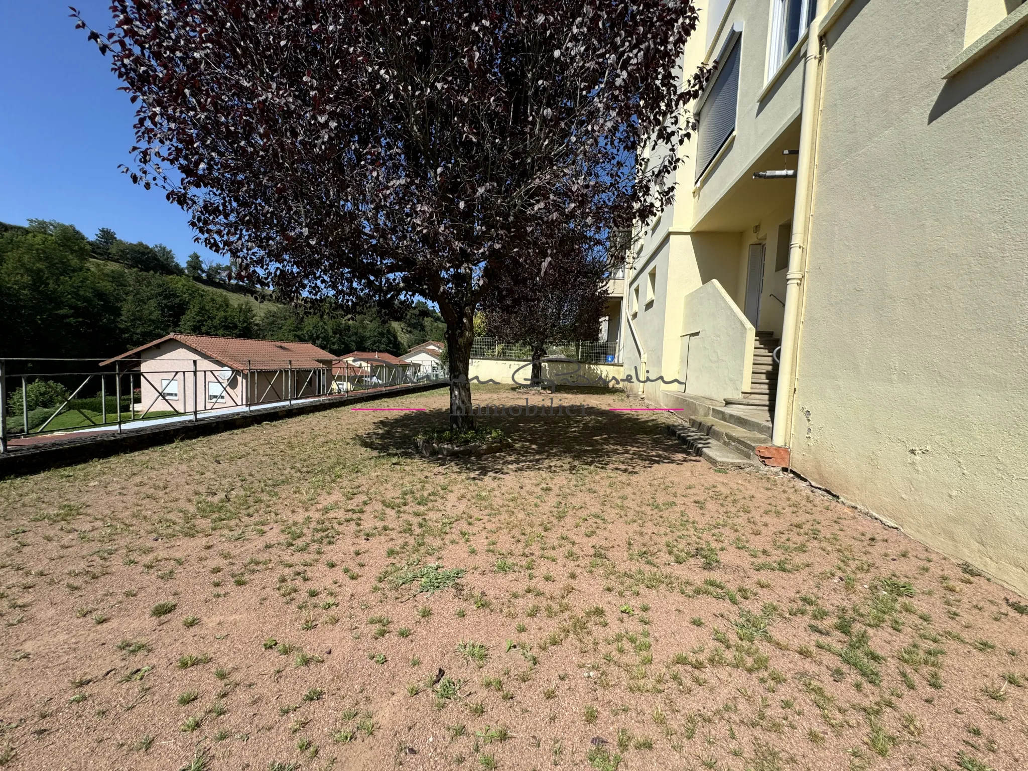 Appartement T3 à St Victor sur Rhins avec cave - 79 000 EUR 