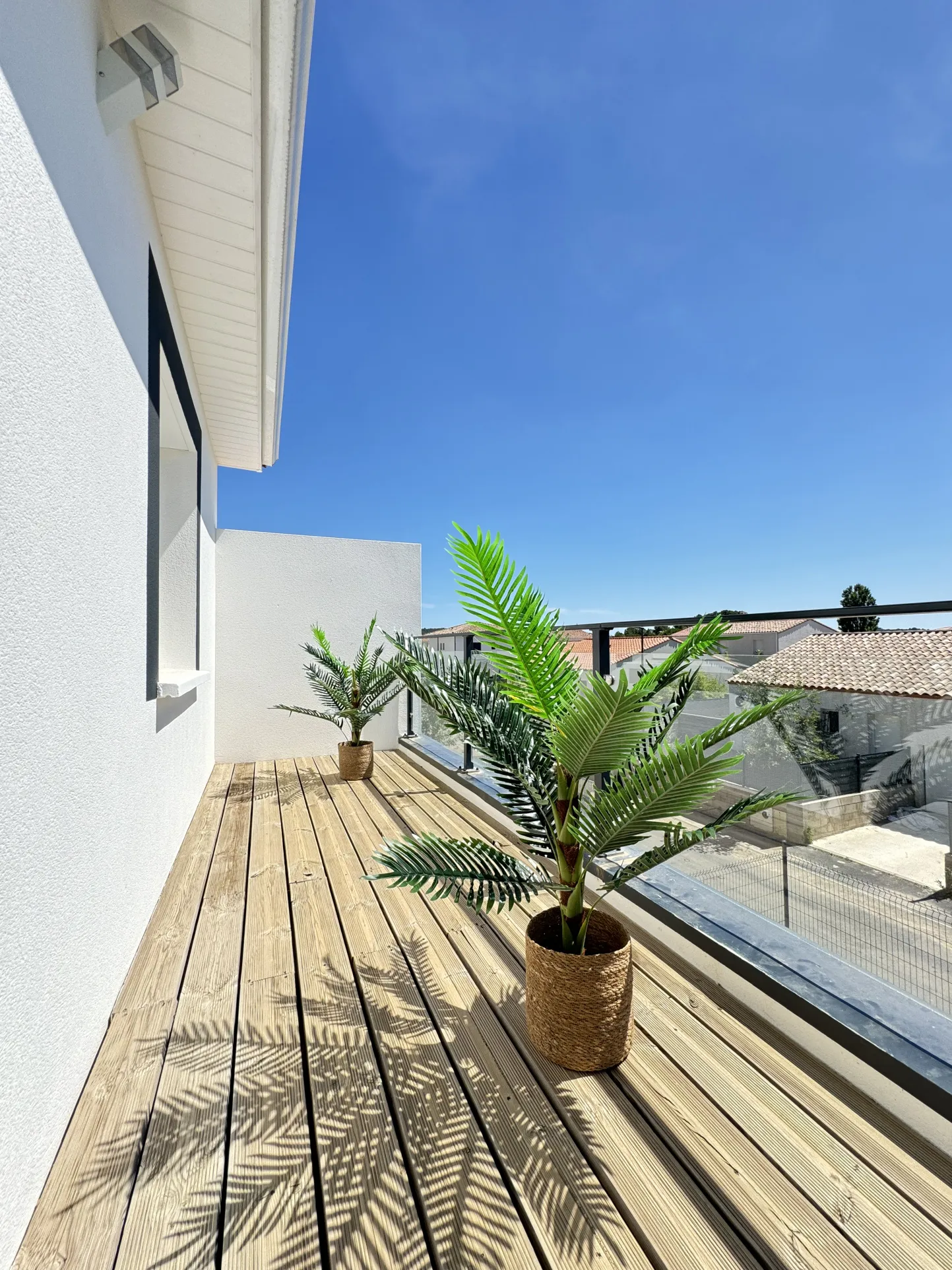 Maison mitoyenne récente de 115m² avec piscine à Plaissan 