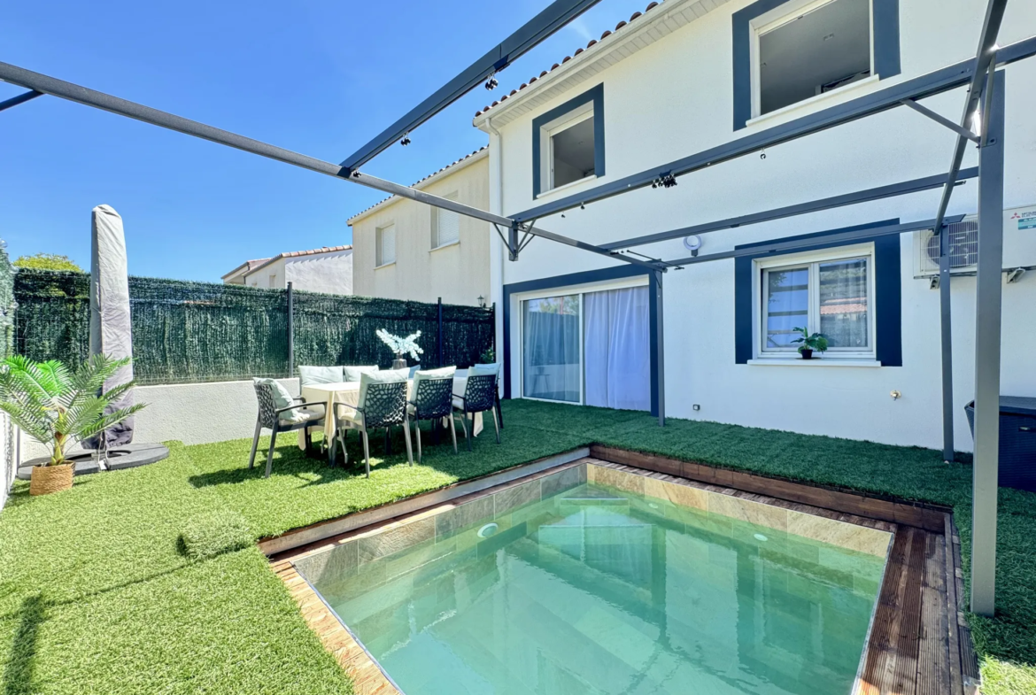 Maison mitoyenne récente de 115m² avec piscine à Plaissan 