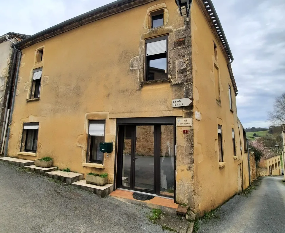 Maison familiale à Lacapelle - 4 chambres, jardin et véranda climatisée 