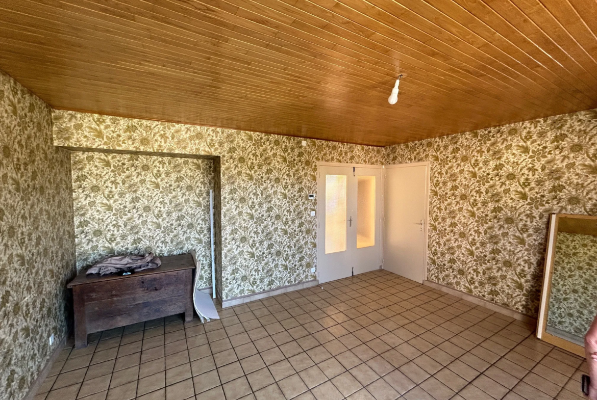 Maison à vendre à Ussel en Corrèze - 4 chambres, terrain de 450 m² 