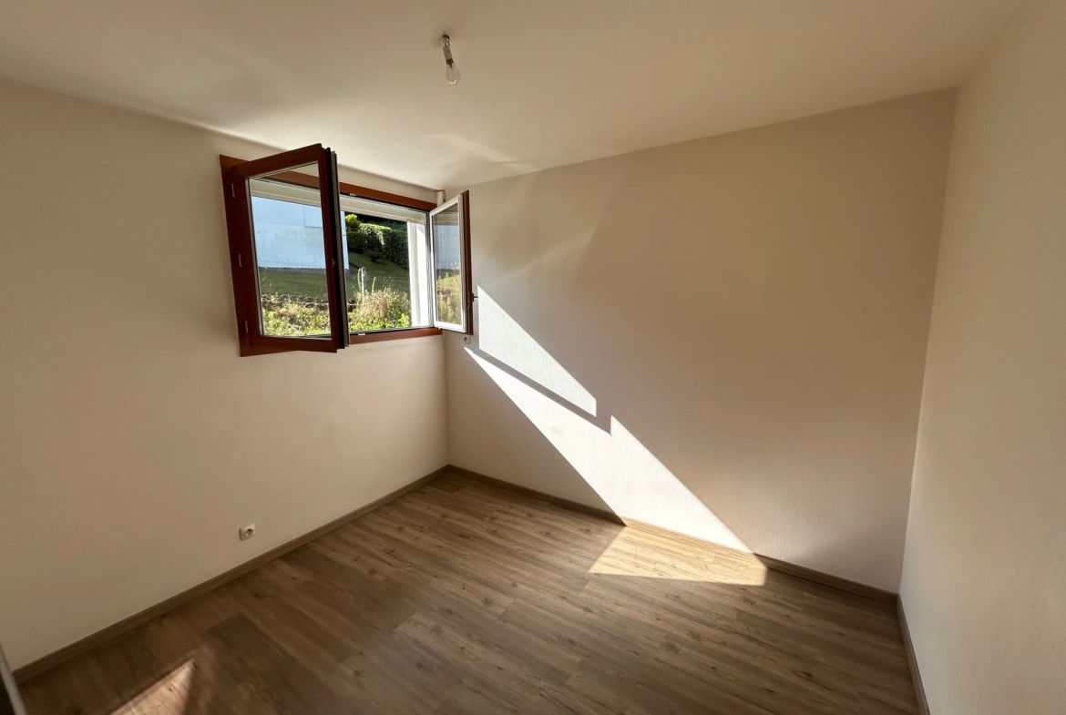 Maison à vendre à Ussel en Corrèze - 4 chambres, terrain de 450 m² 