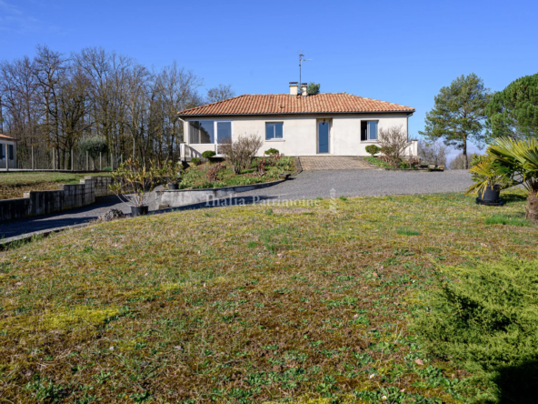 Charmante maison avec jardin à Champniers