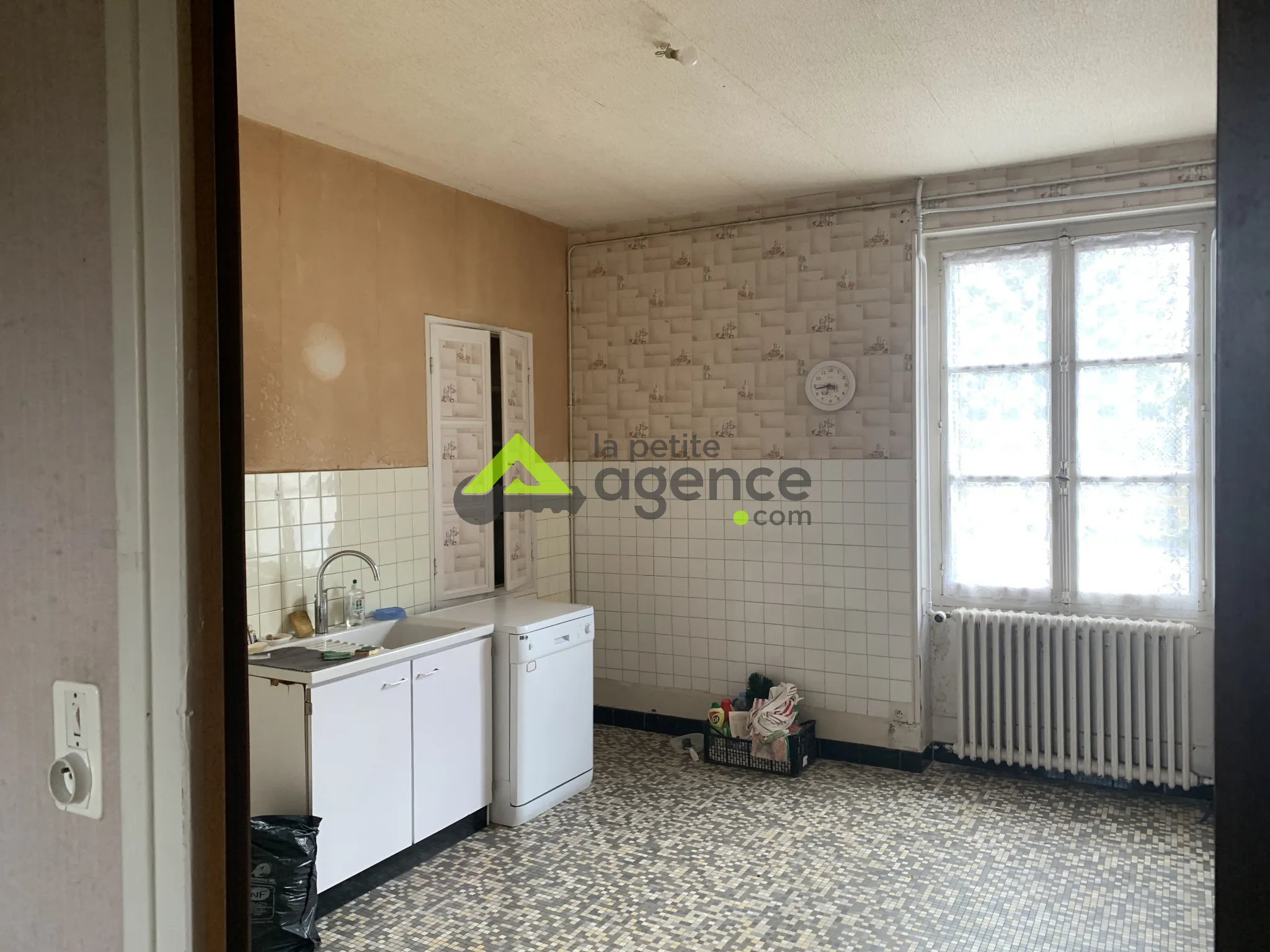 À vendre : Grande maison de bourg - 205 m2 à Champagnat 