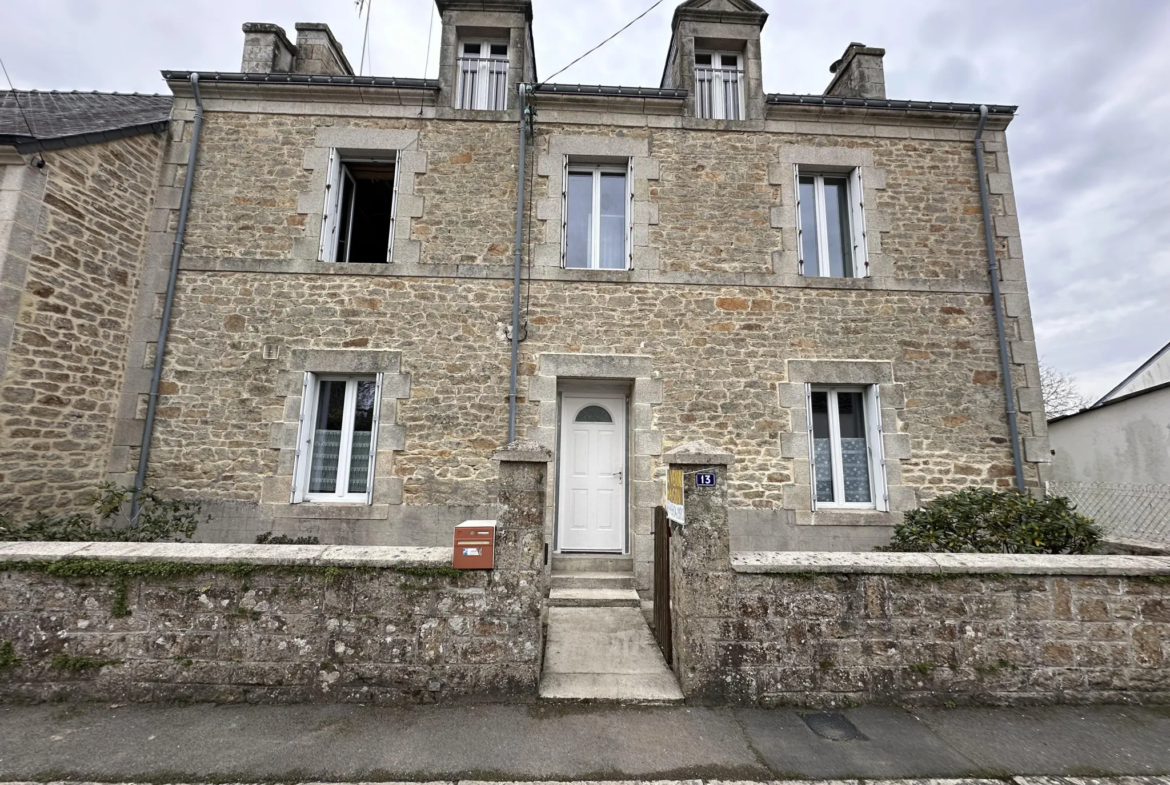 Maison en pierre de 135 m² à vendre à Melrand 