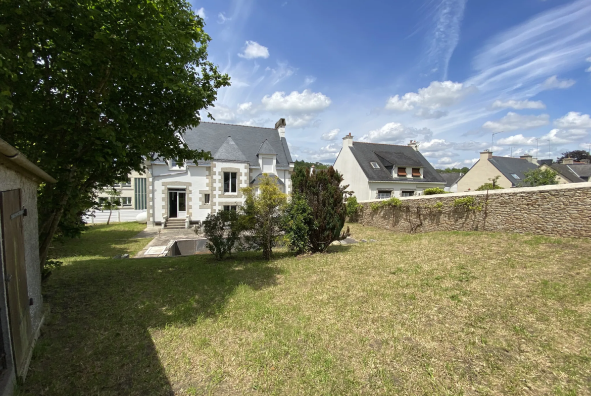 Belle maison de 213 m² à Guémené-Sur-Scorff avec piscine 