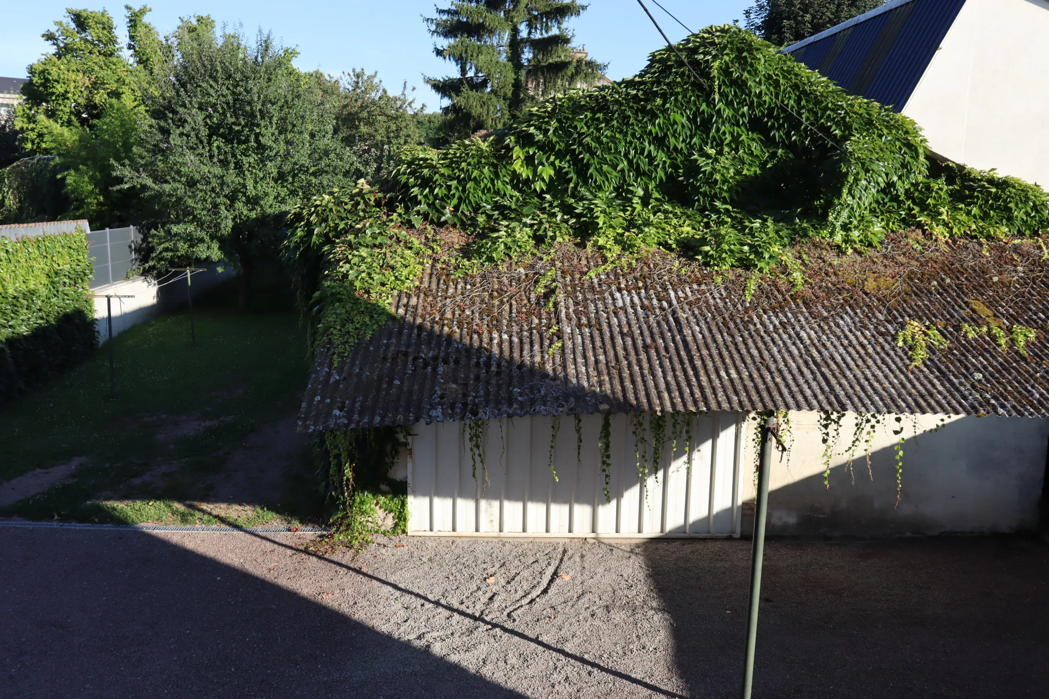 Maison à vendre à Autun, divisée en deux appartements 