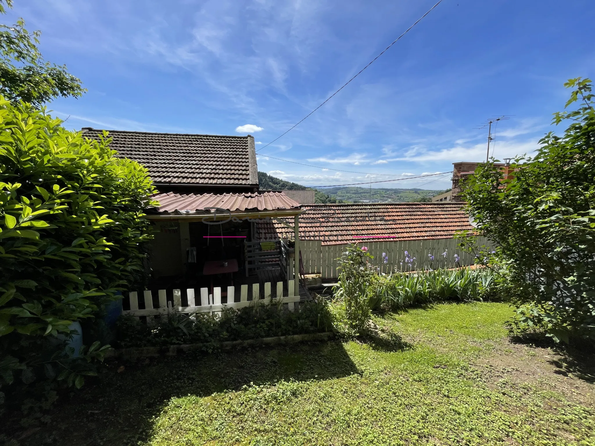 Maison de village avec terrain attenant à Thizy les Bourgs 