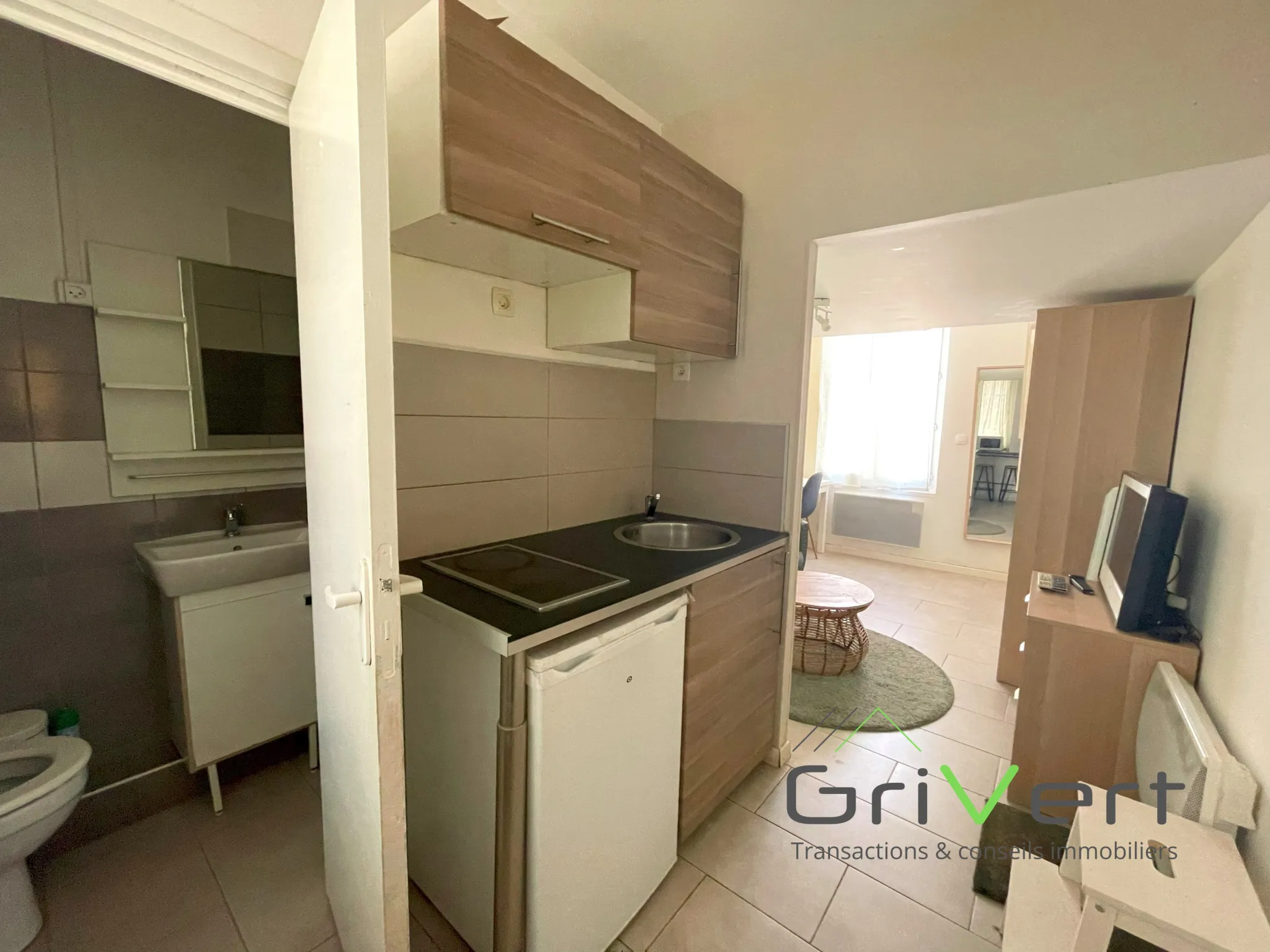 Appartement rénové à Nîmes avec mezzanine de 14 m² 