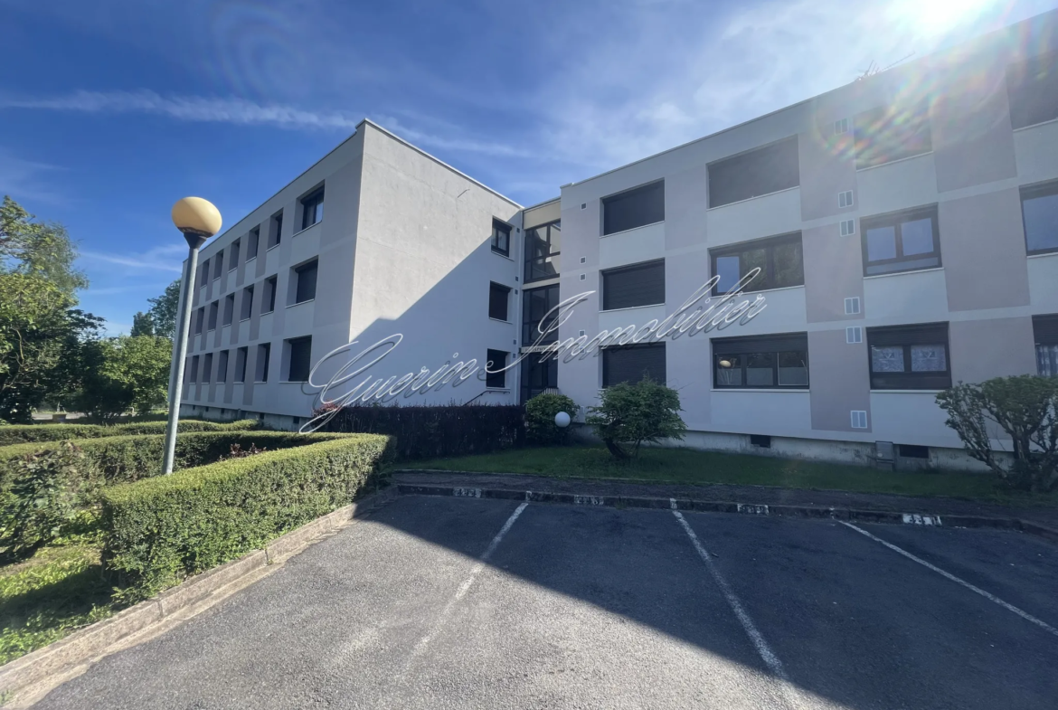 À vendre à Nevers : Appartement T3 à rénover de 62,82 m² 