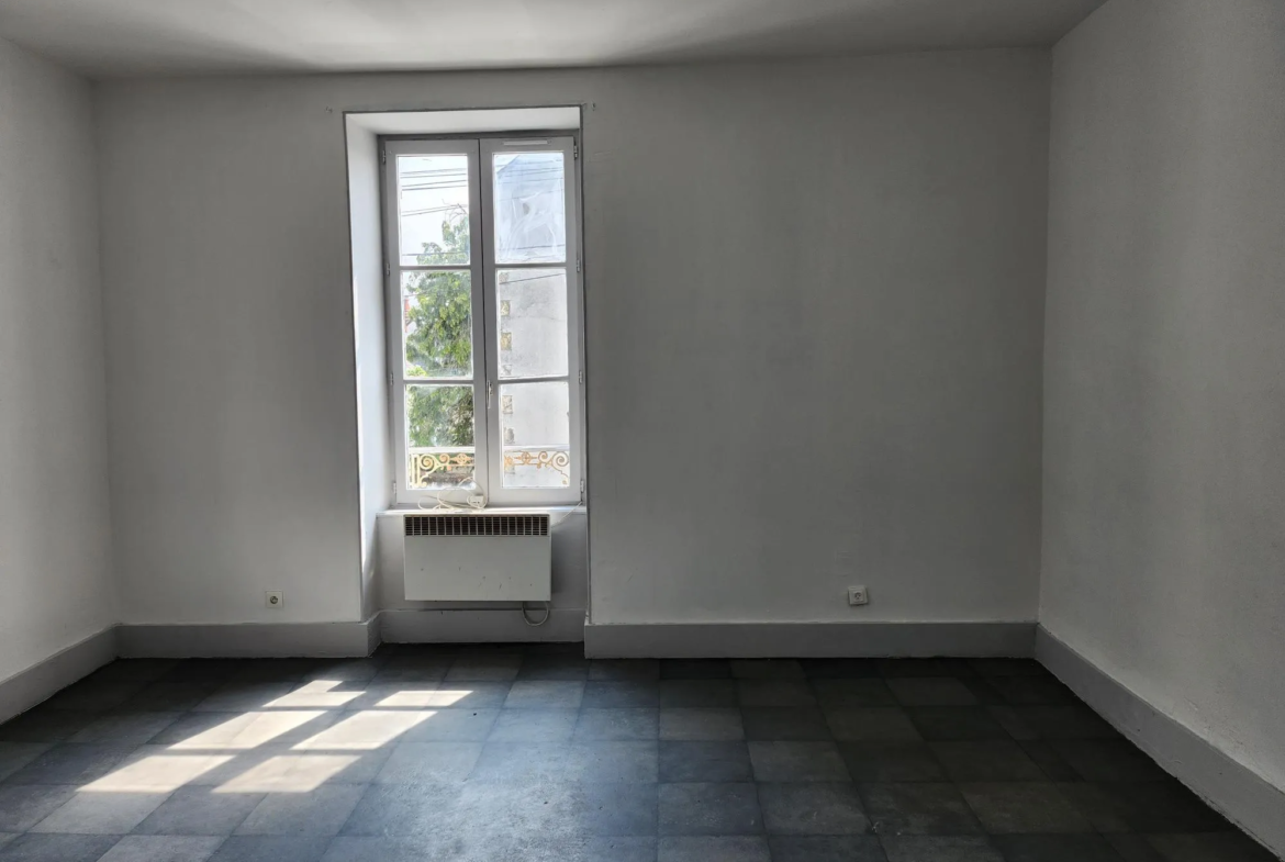 À vendre : Immeuble avec deux appartements T2 à Nevers 