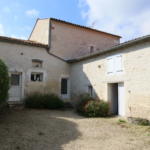 Charmante maison alliant caractère et confort à Bourg-Charente