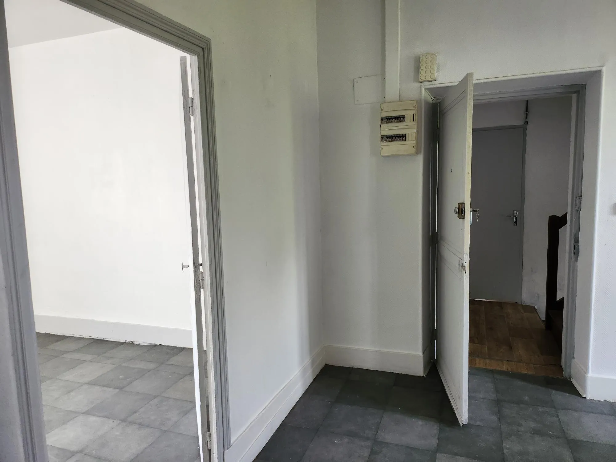 À vendre : Immeuble avec deux appartements T2 à Nevers 