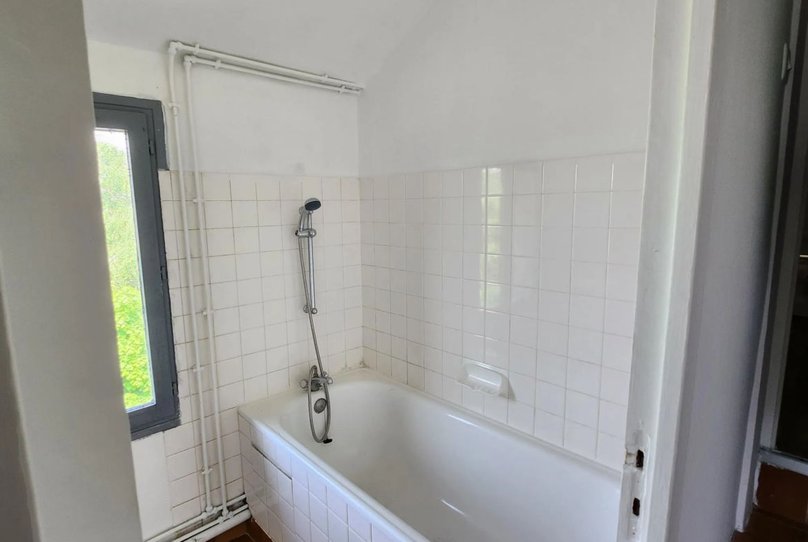 À vendre : Immeuble avec deux appartements T2 à Nevers 