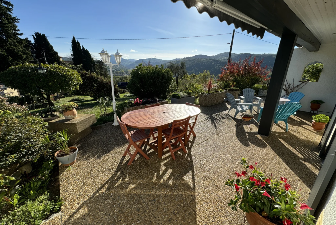 Maison de Plain-Pied avec Vue sur Montagnes à Couiza 