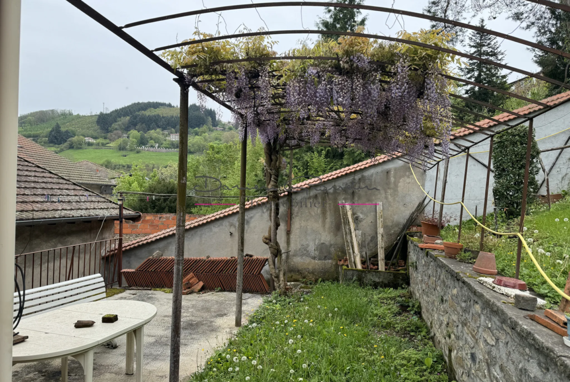 Maison de caractère à Thizy-les-Bourgs - 230 m² habitable 