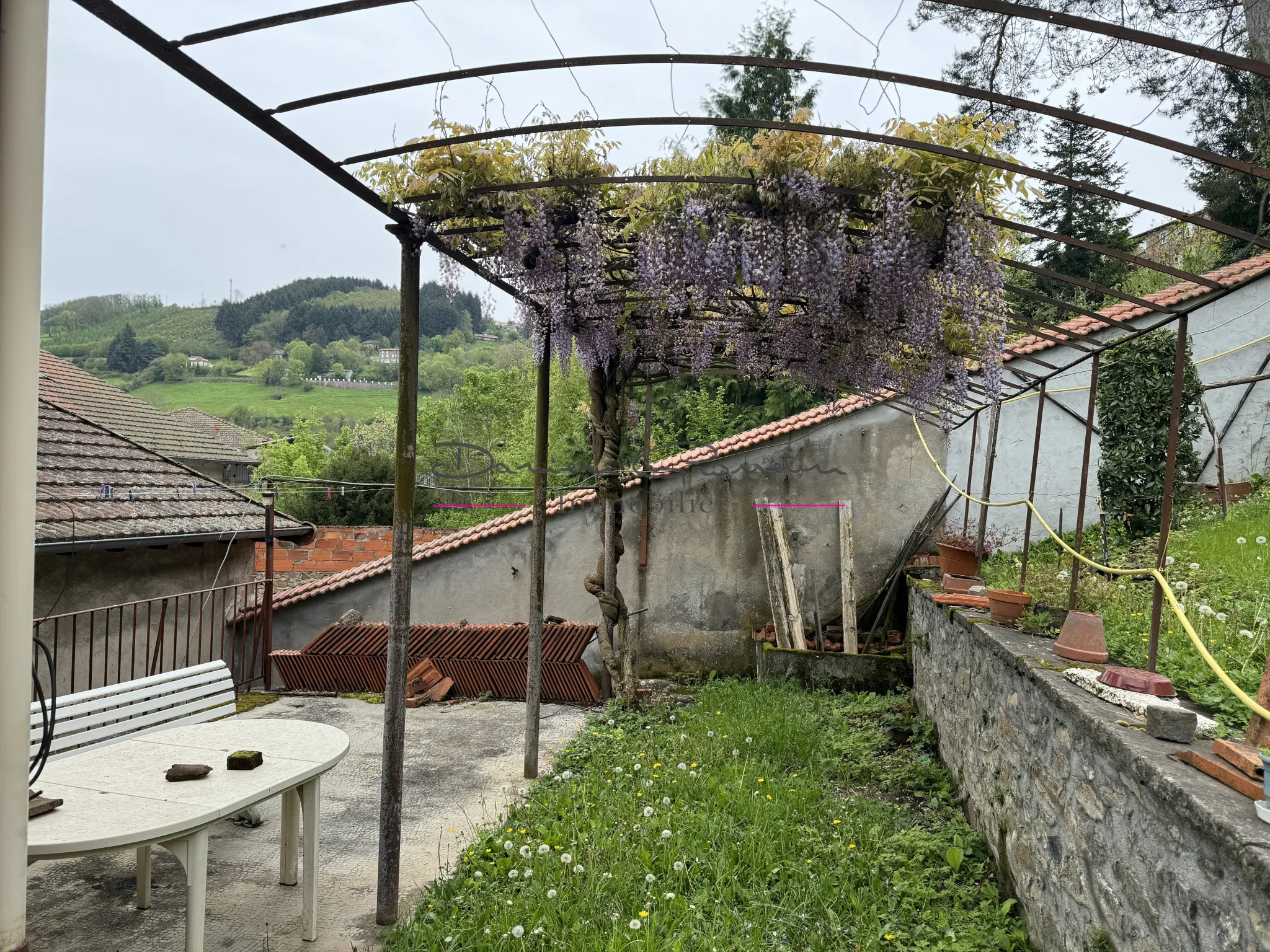 Maison de caractère à Thizy-les-Bourgs - 230 m² habitable 