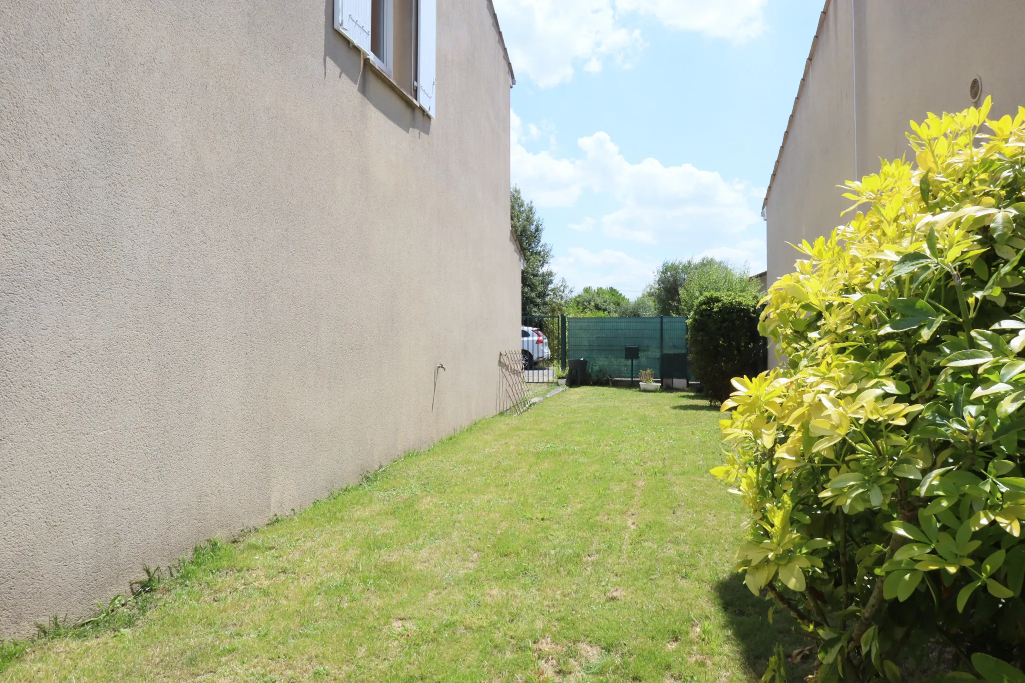 Maison moderne avec garage et jardin à vendre à Cognac 