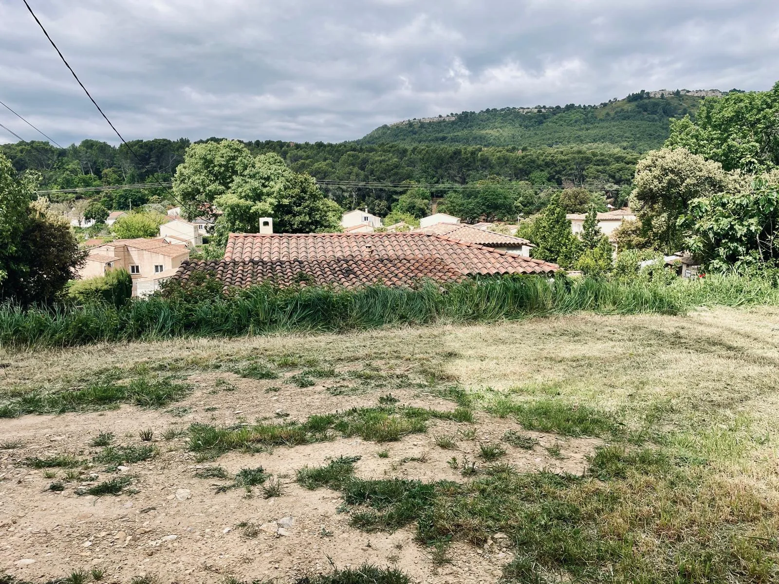 À vendre : Terrain à bâtir de 684 m2 à Laudun 