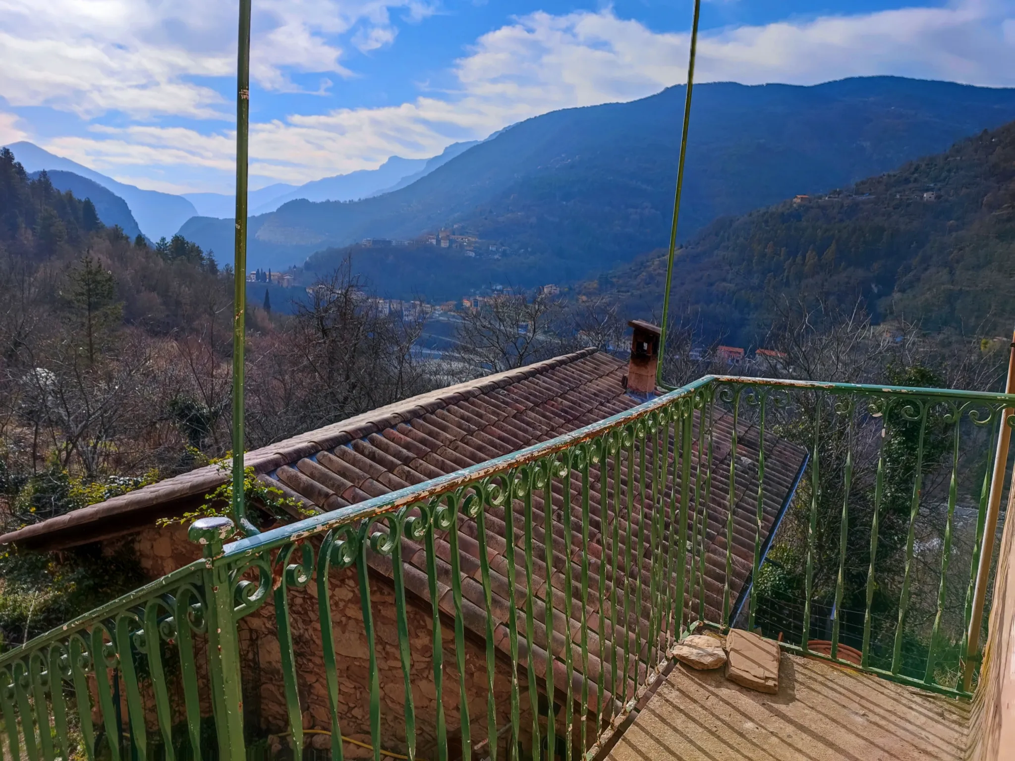 Maison à rénover à Lantosque avec grand terrain 