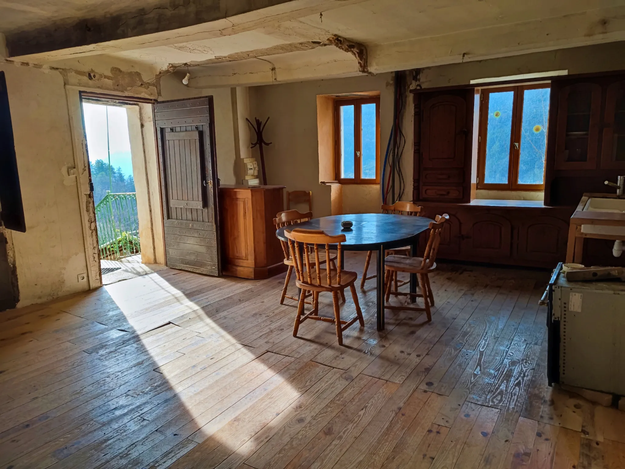 Maison à rénover à Lantosque avec grand terrain 