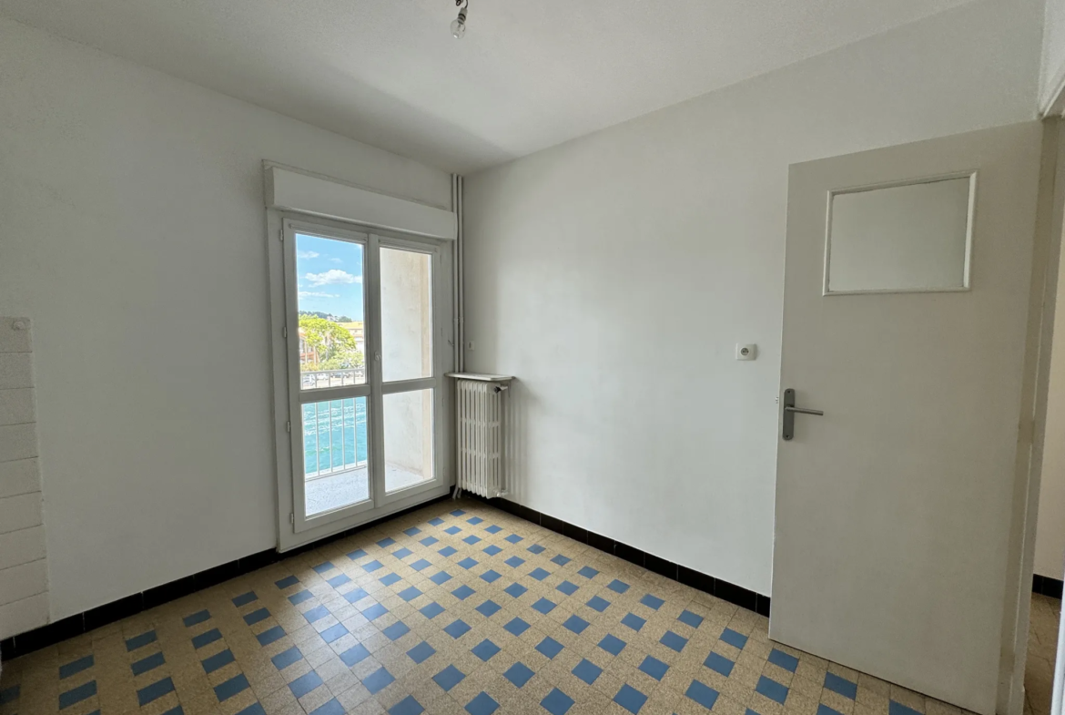 Appartement T4 à Martigues avec Balcons et Vue sur l'Étang 