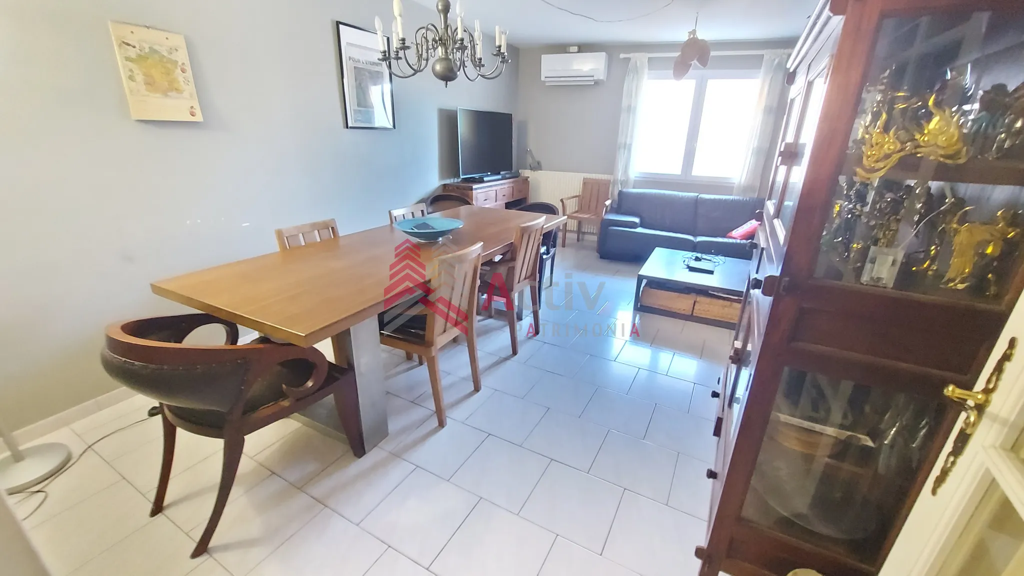 Maison de Village en Pierres de 150m² avec Cour et Vue Mer à La Palme 