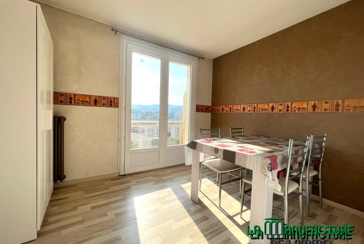 Appartement F3 à vendre à Saint-Étienne avec balcon 