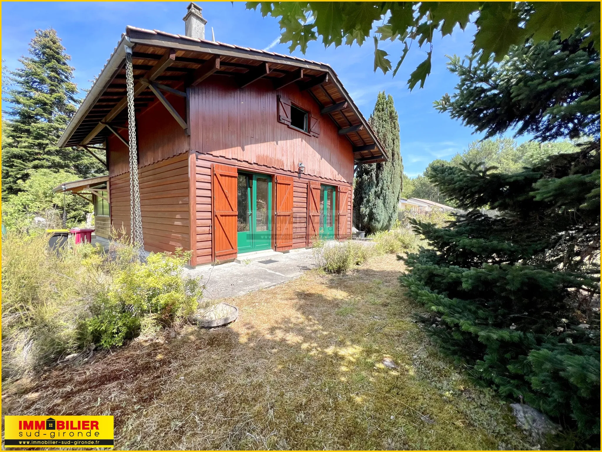 Chalet en bois avec garage à vendre à Saint-Michel de Rieufret 