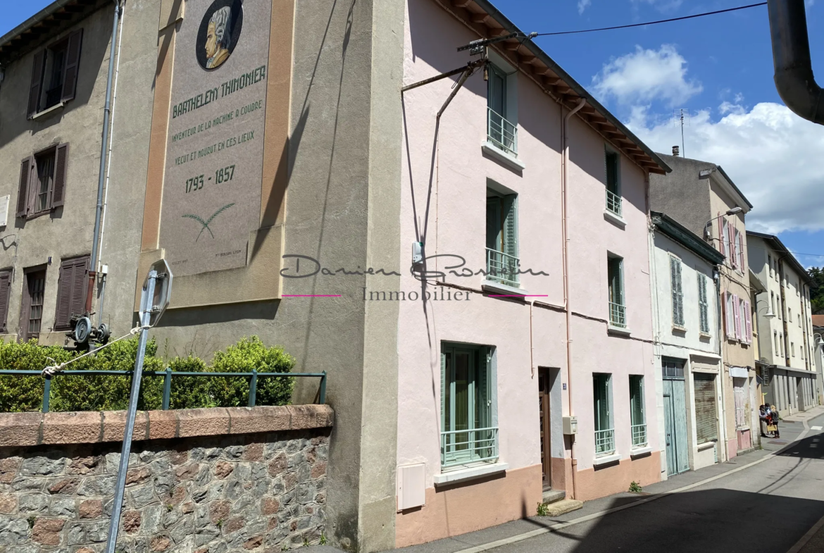 Maison de ville à Amplepuis avec terrasse 