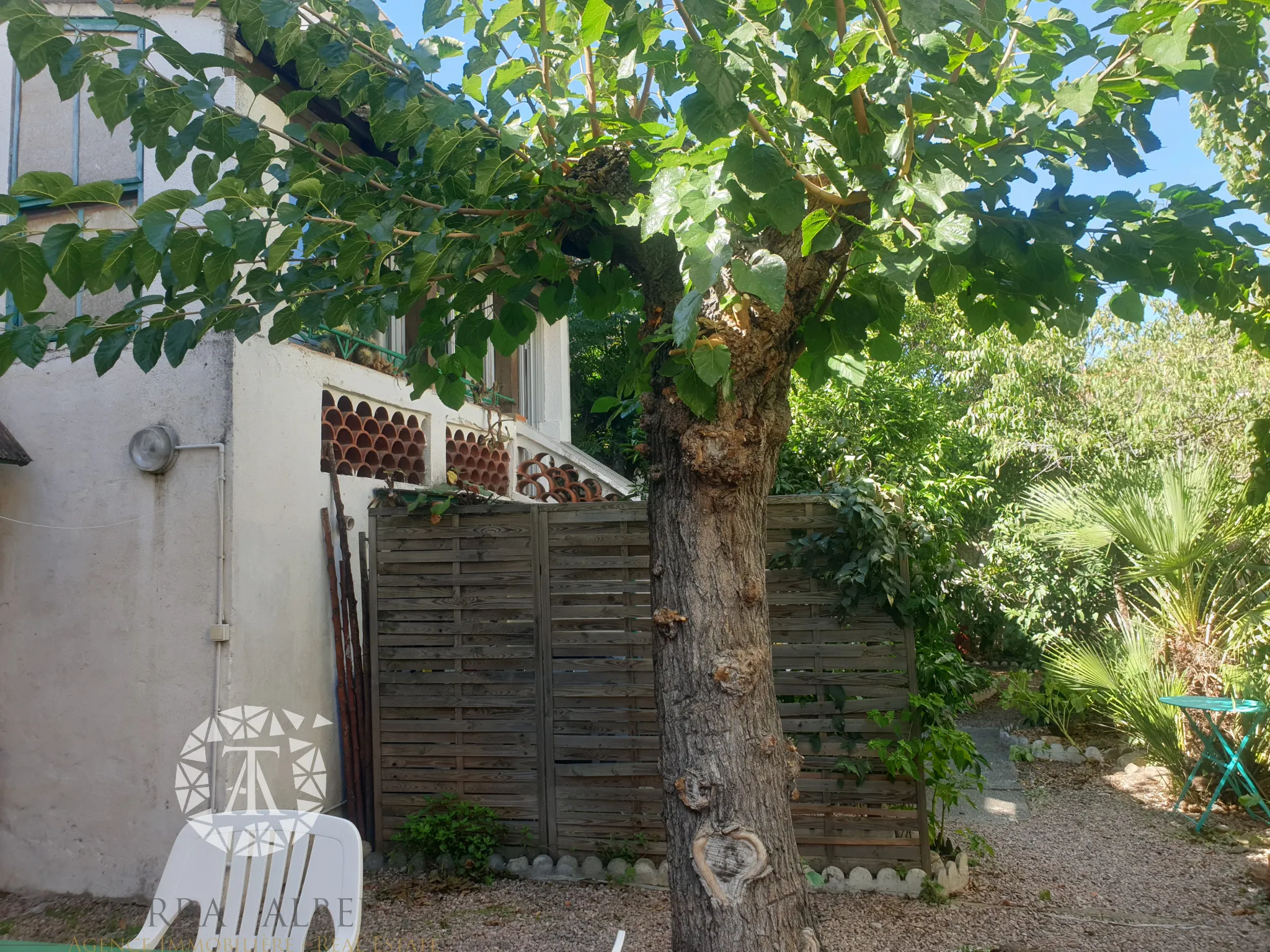 À vendre : Deux appartements avec jardin à Sorède 