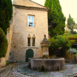 Maison de village à vendre au cœur de Vaison-la-Romaine