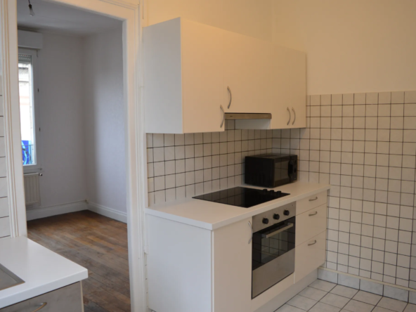 Appartement type 3 rénové à Reims - Avenue de Laon