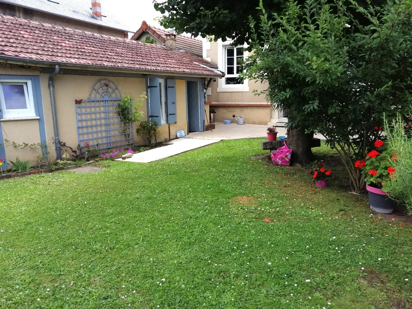 Maison T.6 avec jardin et piscine à Nevers, centre-ville 