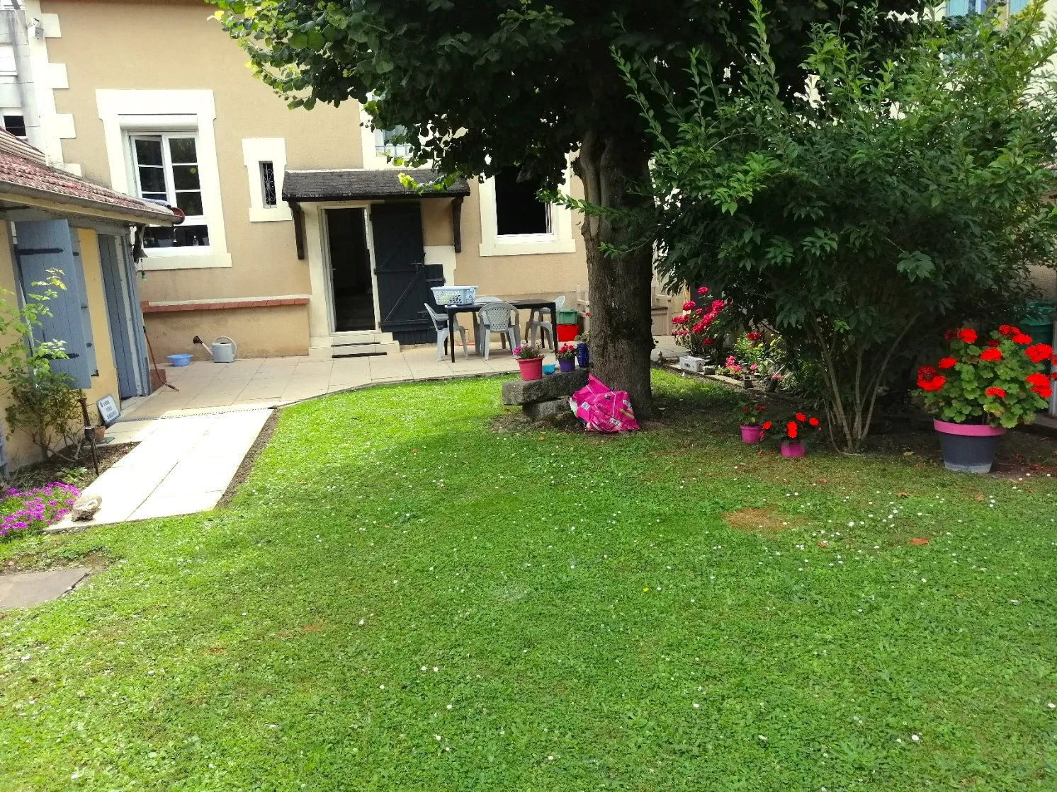 Maison T.6 avec jardin et piscine à Nevers, centre-ville 