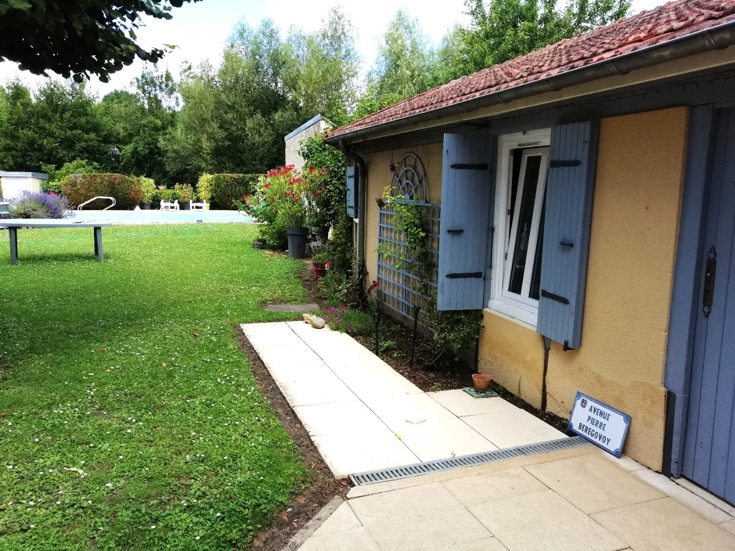 Maison T.6 avec jardin et piscine à Nevers, centre-ville 