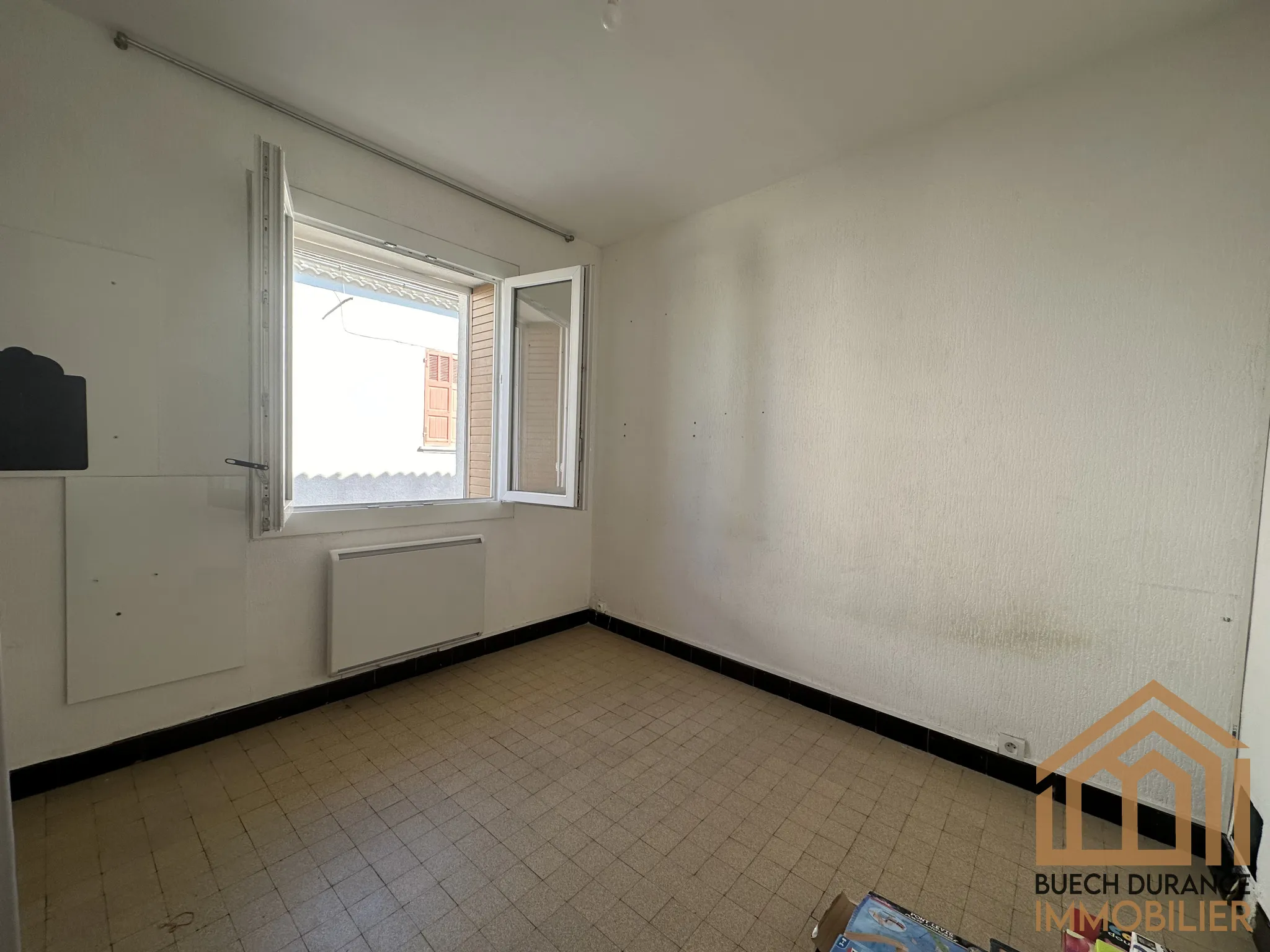 Maison de ville à vendre à Laragne-Montéglin - 60 m² - 120 000 € 