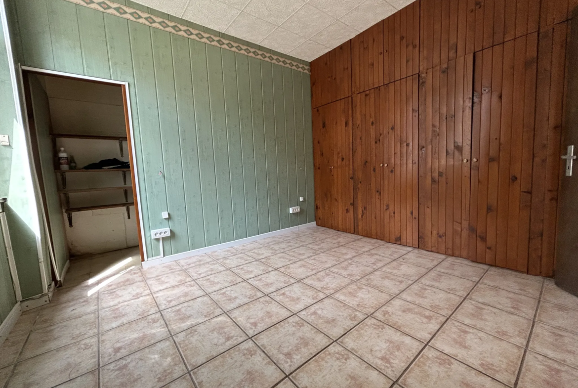 Appartement spacieux à rénover à Bening-lès-Saint-Avold 