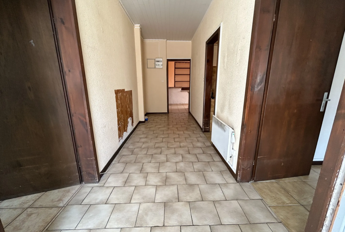 Appartement spacieux à rénover à Bening-lès-Saint-Avold 