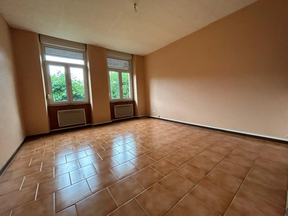 Appartement spacieux à rénover à Bening-lès-Saint-Avold