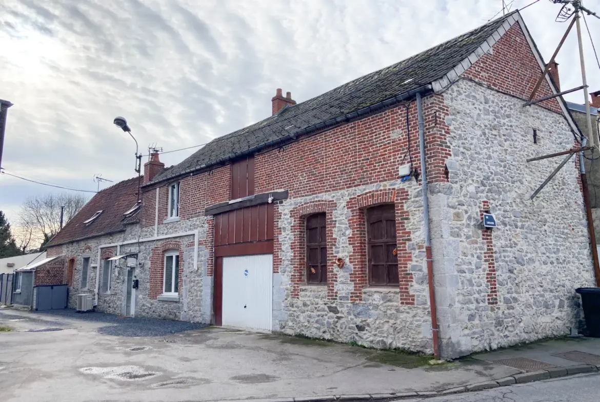 Maison en Pierre et Brique avec Grange à Jeumont 