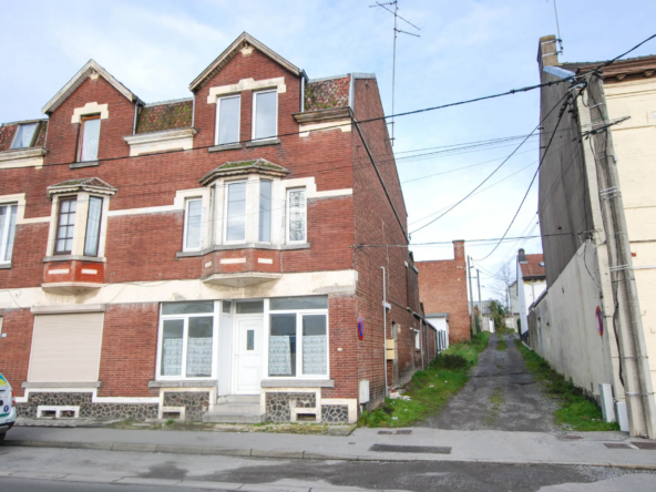 Maison bourgeoise à vendre à Jeumont pour grande famille ou investisseur