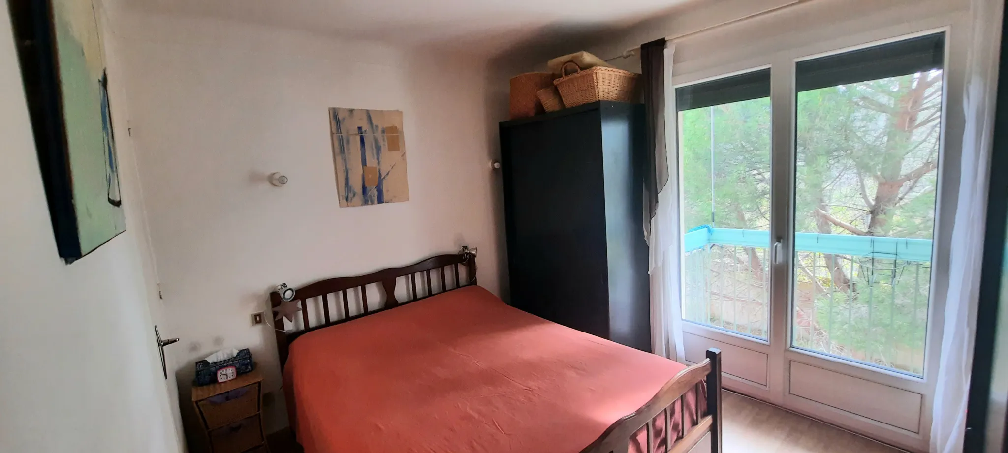 Appartement F3 à vendre à Céret, avec garage et balcon 