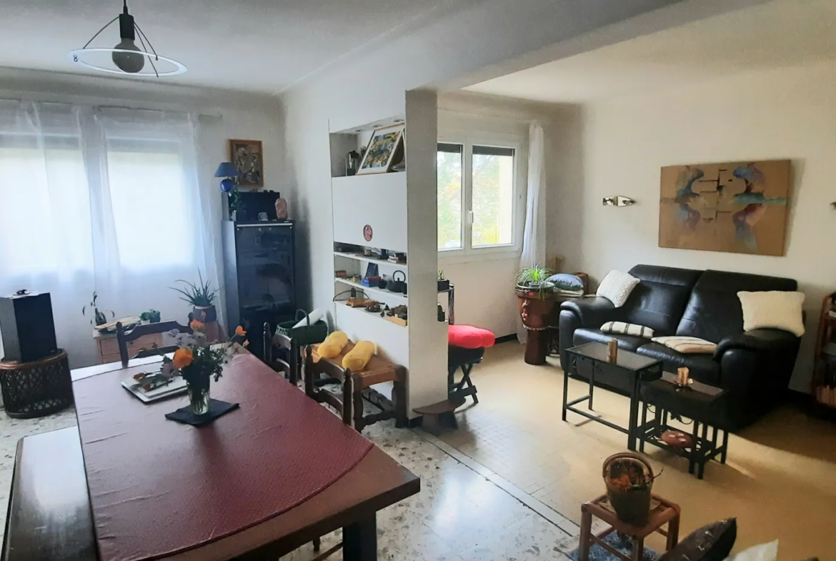 Appartement Type F3 Lumineux à Céret 