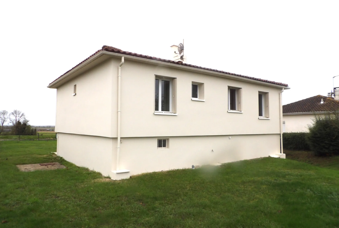 Pavillon sur sous-sol avec grand jardin à Saint-Savinien 