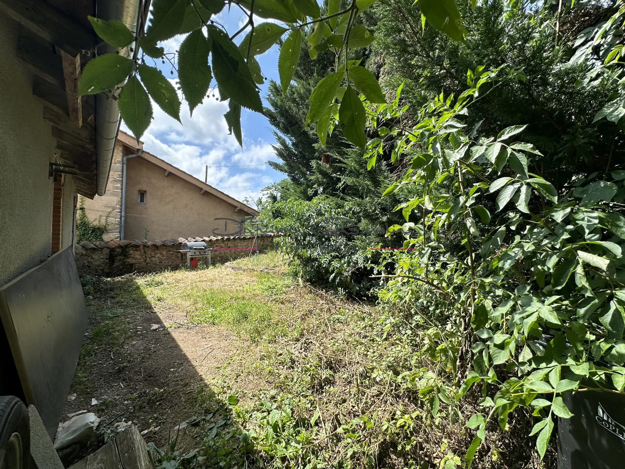 Maison individuelle à Fourneaux avec jardin et potentiel 