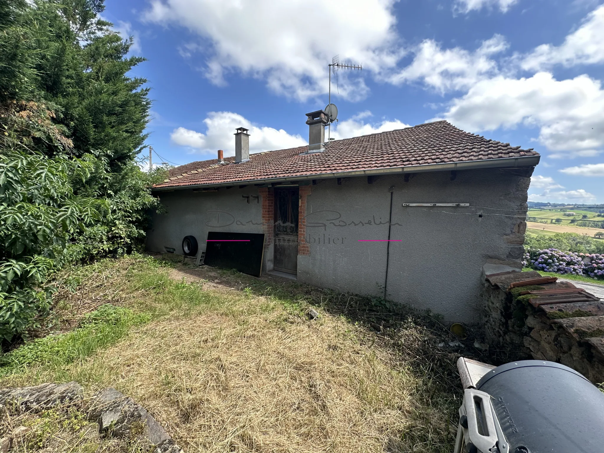 Maison individuelle à Fourneaux avec jardin et potentiel 