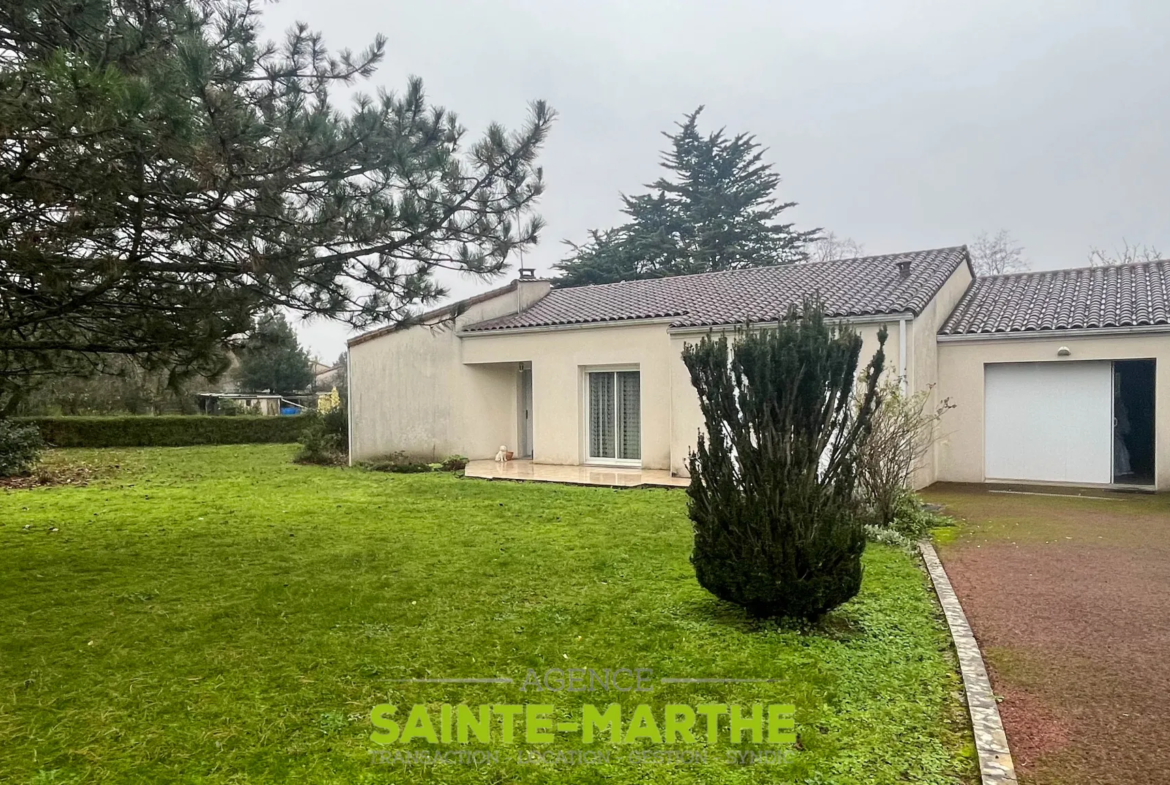 Vente d'un pavillon de plain-pied à Niort avec 3 chambres et garage 